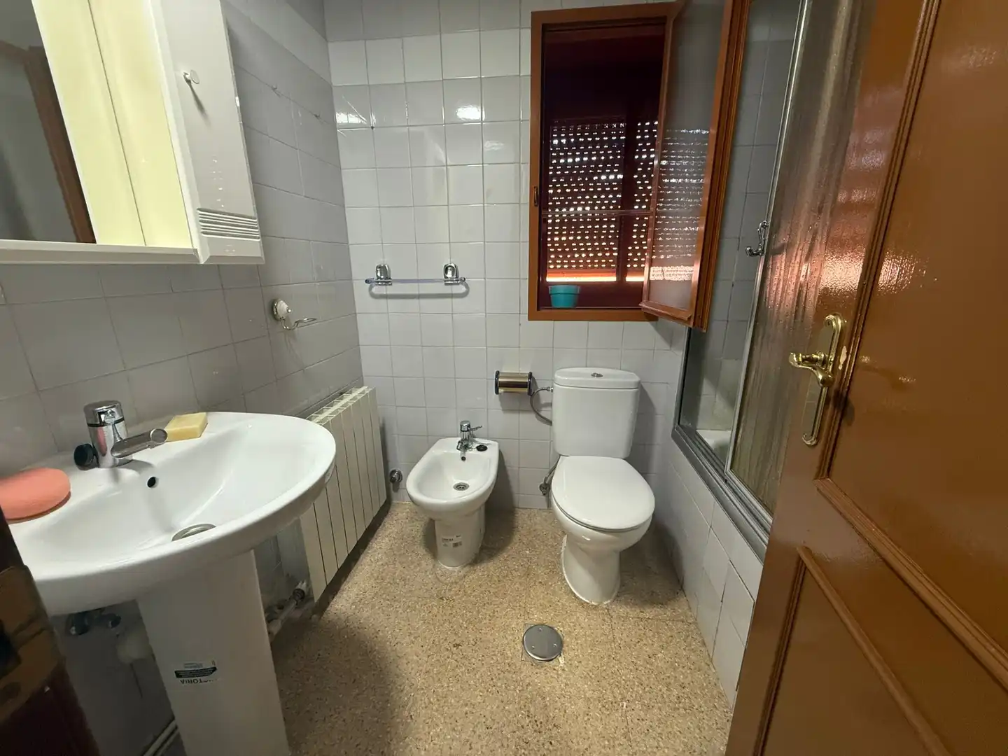 Bathroom of Flat for sale in Madrid  with Air Conditioner, Heating and Private garden