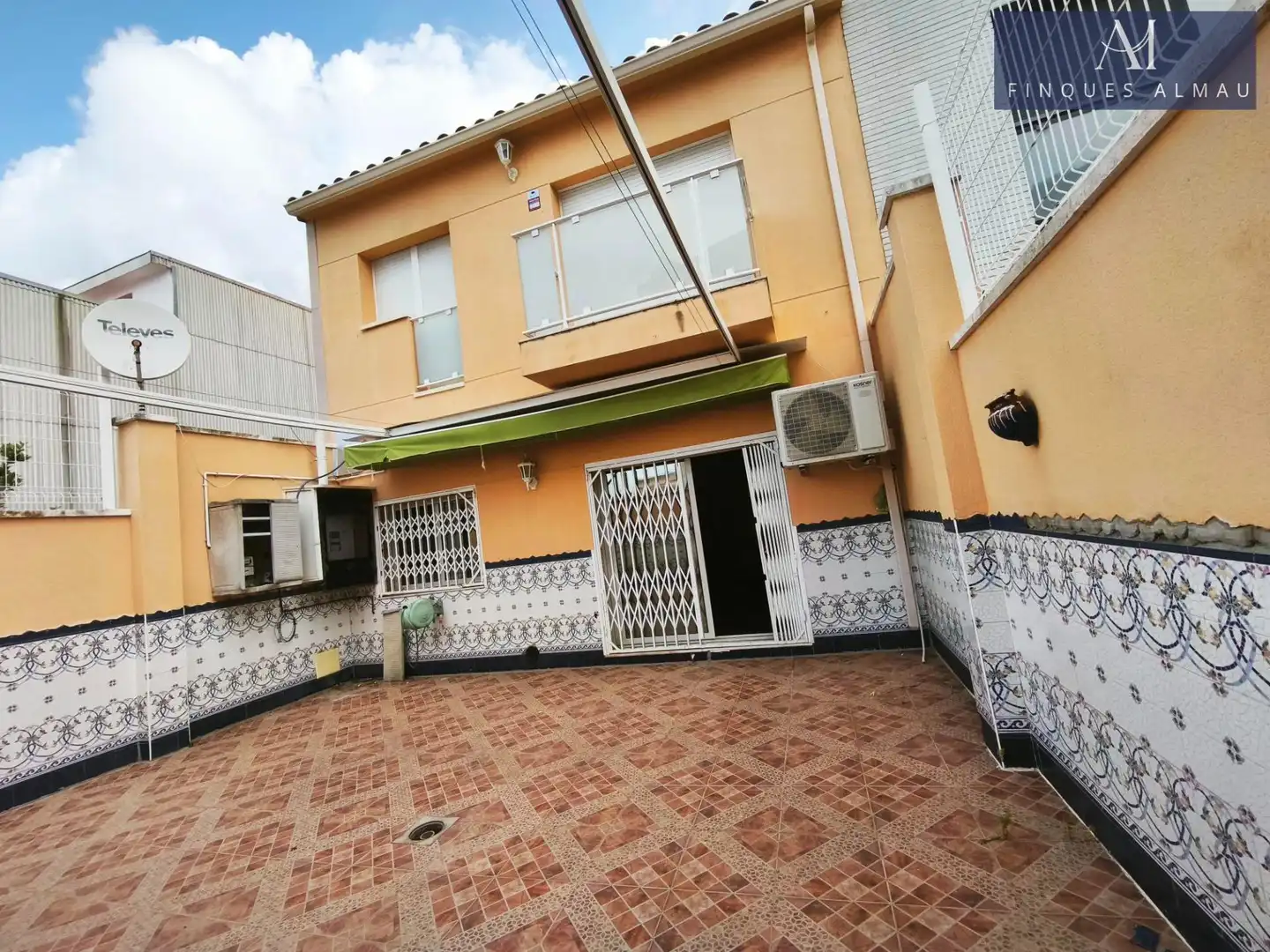 Exterior view of Houses for sale in Sant Pere de Ribes  with Heating, Terrace and Furnished