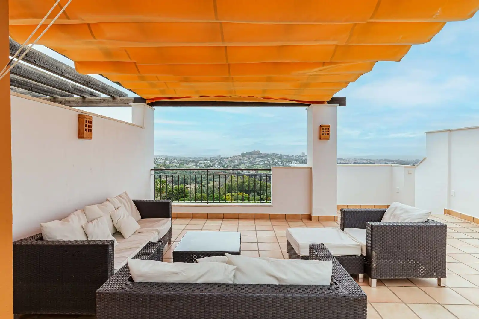 Terrace of Duplexes for sale in Benahavís  with Air Conditioner, Terrace and Storage room