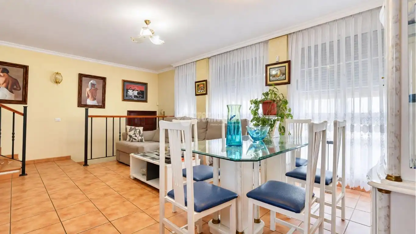 Casa aparellada en venda a Suroeste, imagen 7