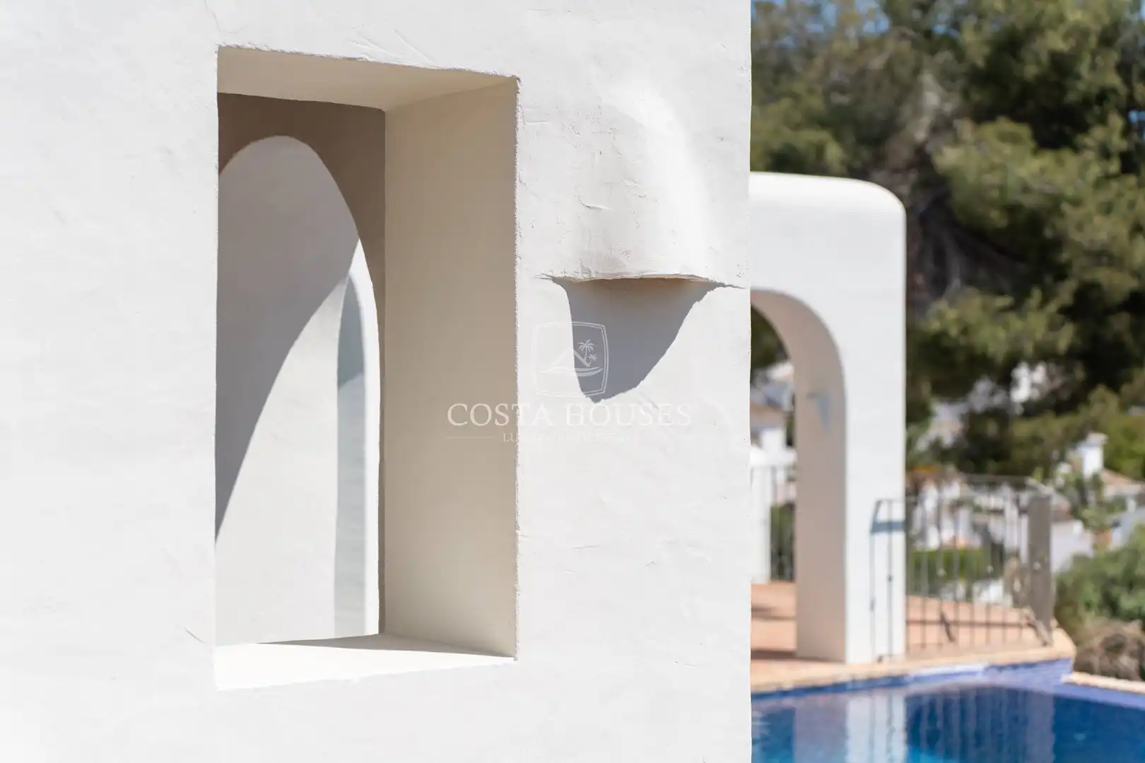 Vista exterior de Casa o xalet en venda en Moraira amb Aire condicionat, Calefacció i Jardí privat