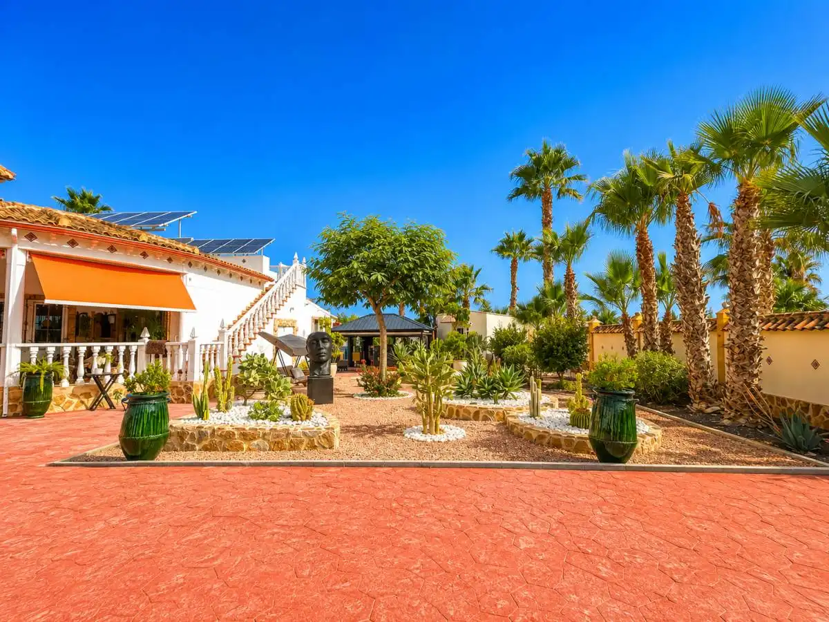 Detached house with pool for sale in Cam. de los Abadia, imagen 5