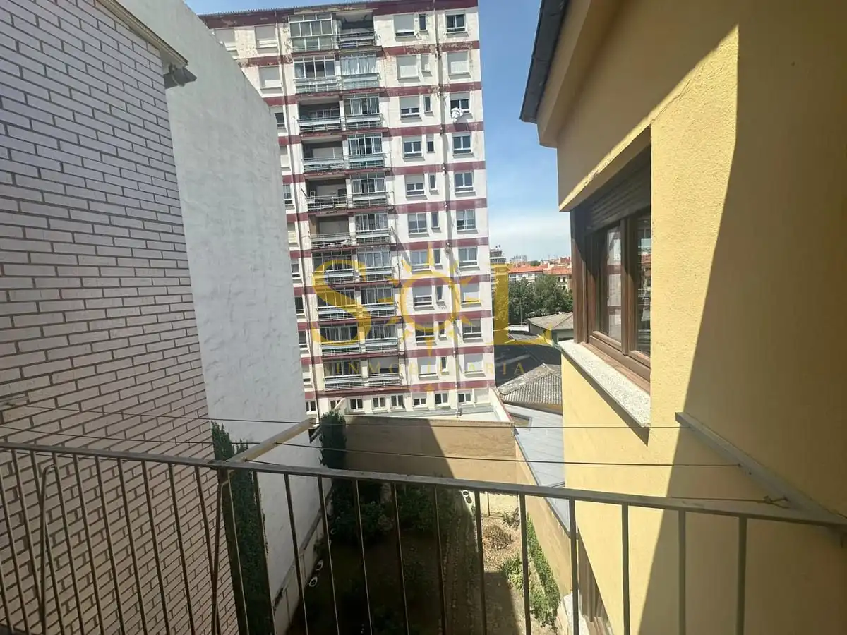 Terrassa de Pis en venda en León Capital  amb Calefacció i Balcó