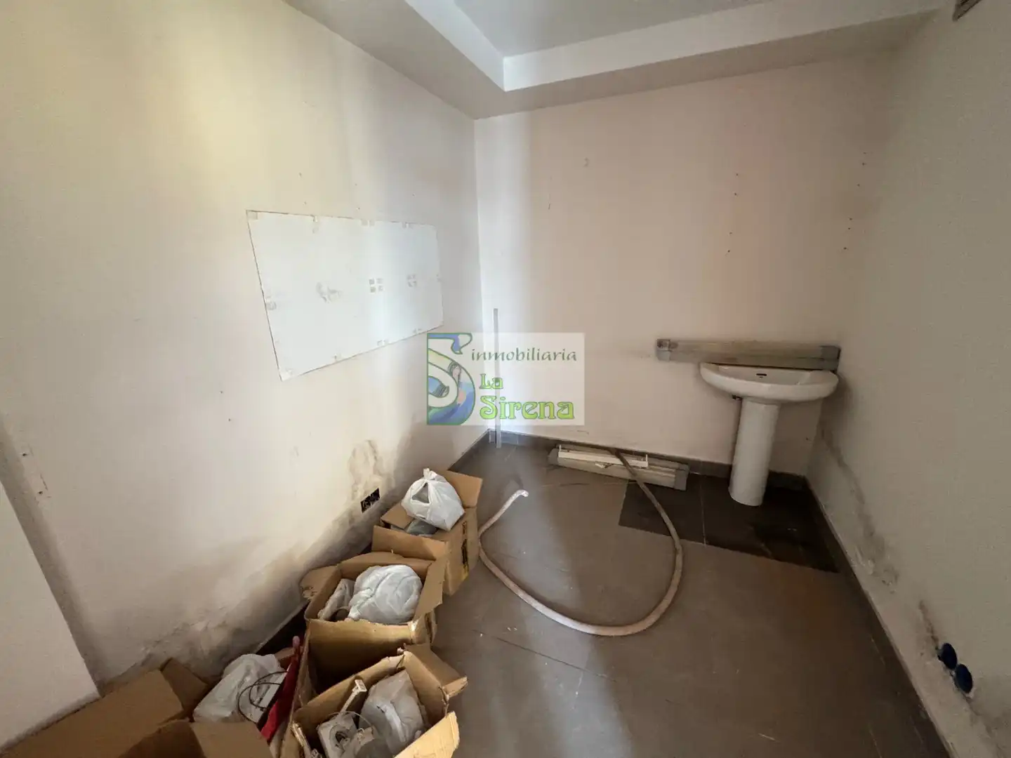 Local en venta en Castro-Urdiales con Alarma