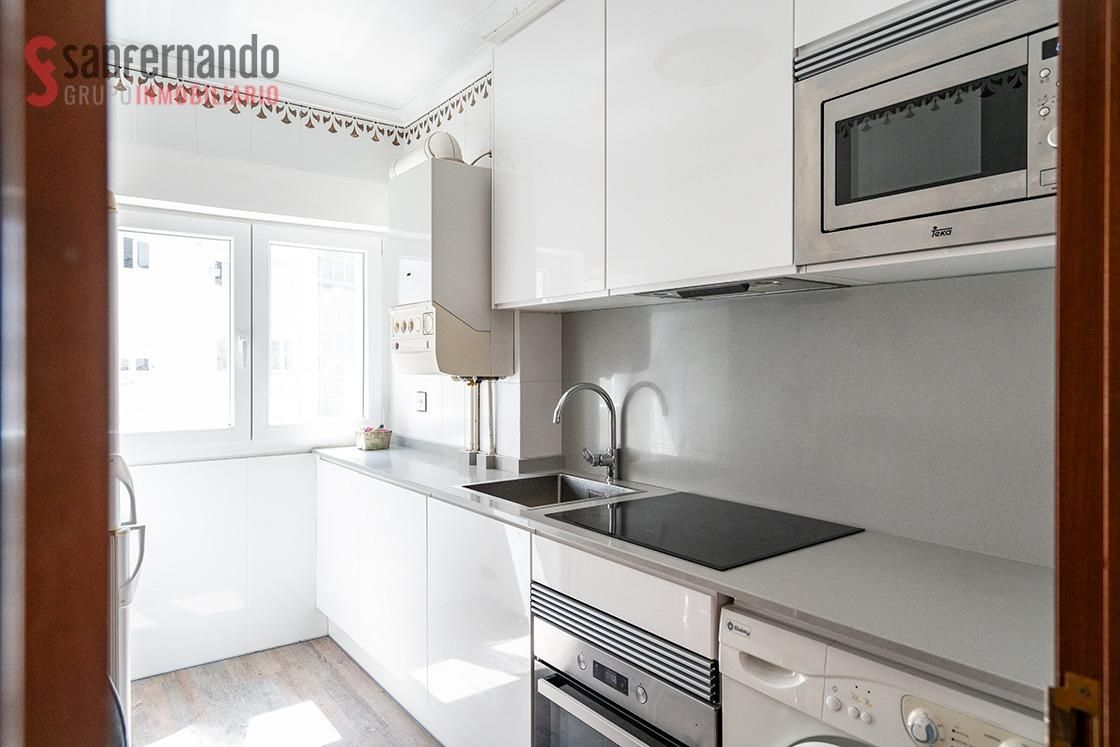 Piso en venta en Calle Division Azul, Cuatro Caminos, Santander