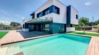 Piscina de Casa o xalet en venda en Sant Andreu de Llavaneres amb Terrassa, Piscina i Balcó