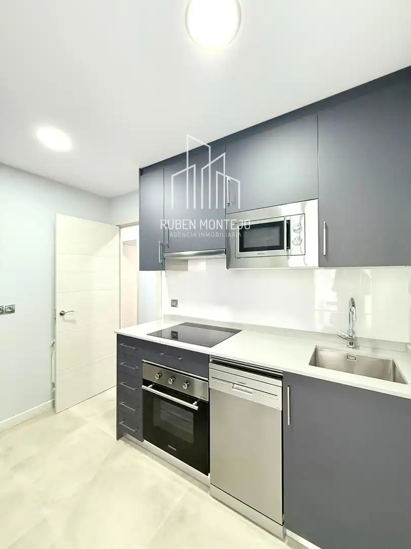 Cocina de Piso de alquiler en Salamanca con Calefacción, Terraza y Amueblado