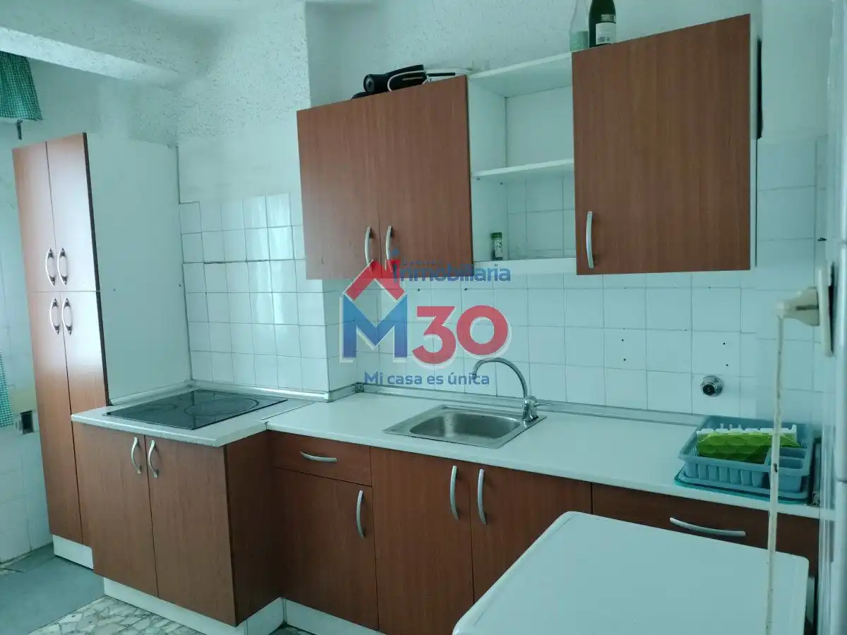 Küche von Wohnung zum Verkauf in Miranda de Ebro mit Abstellraum