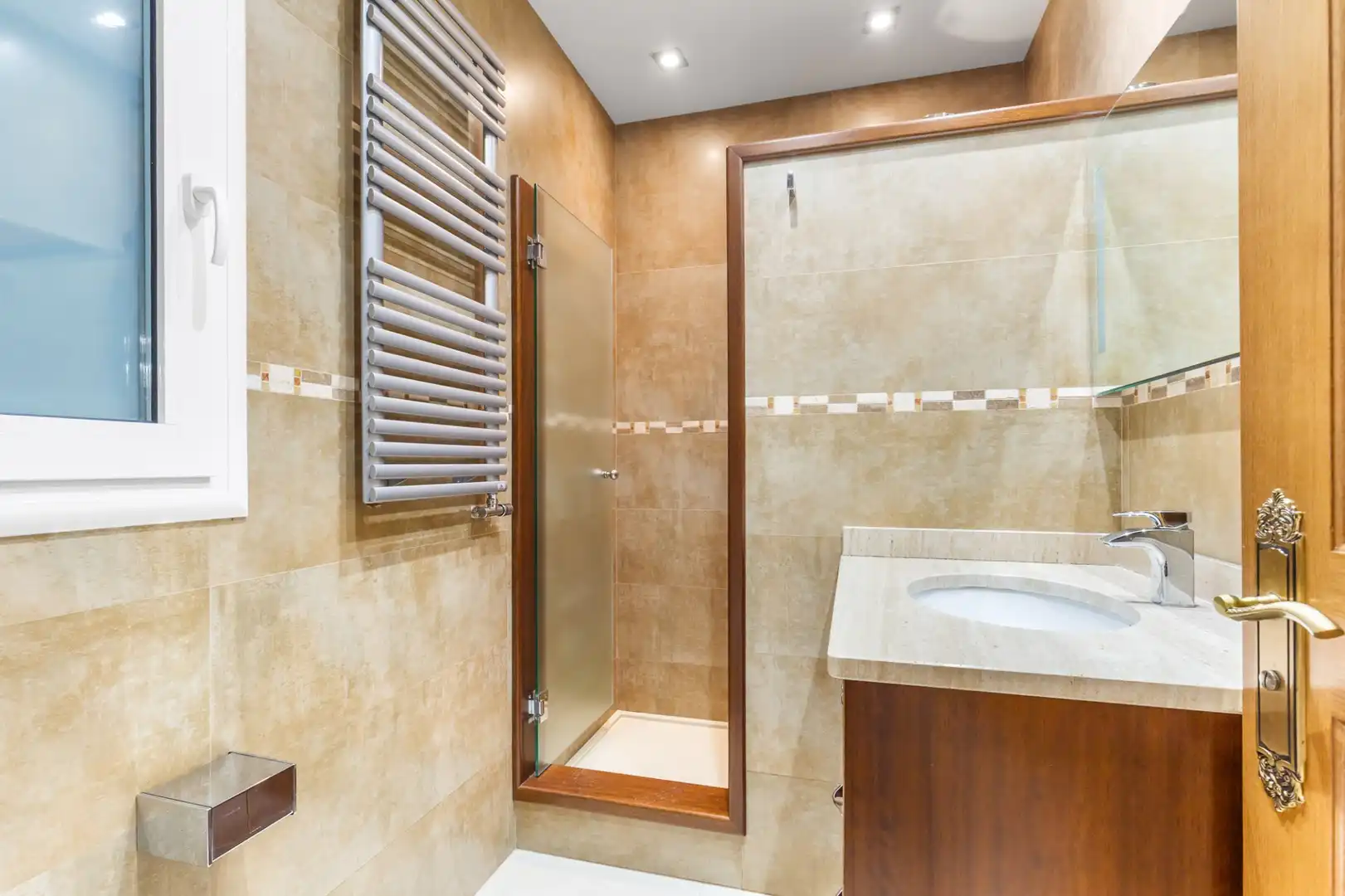 Bathroom of Flat for sale in Barcelona  with Air Conditioner, Heating and Terrace