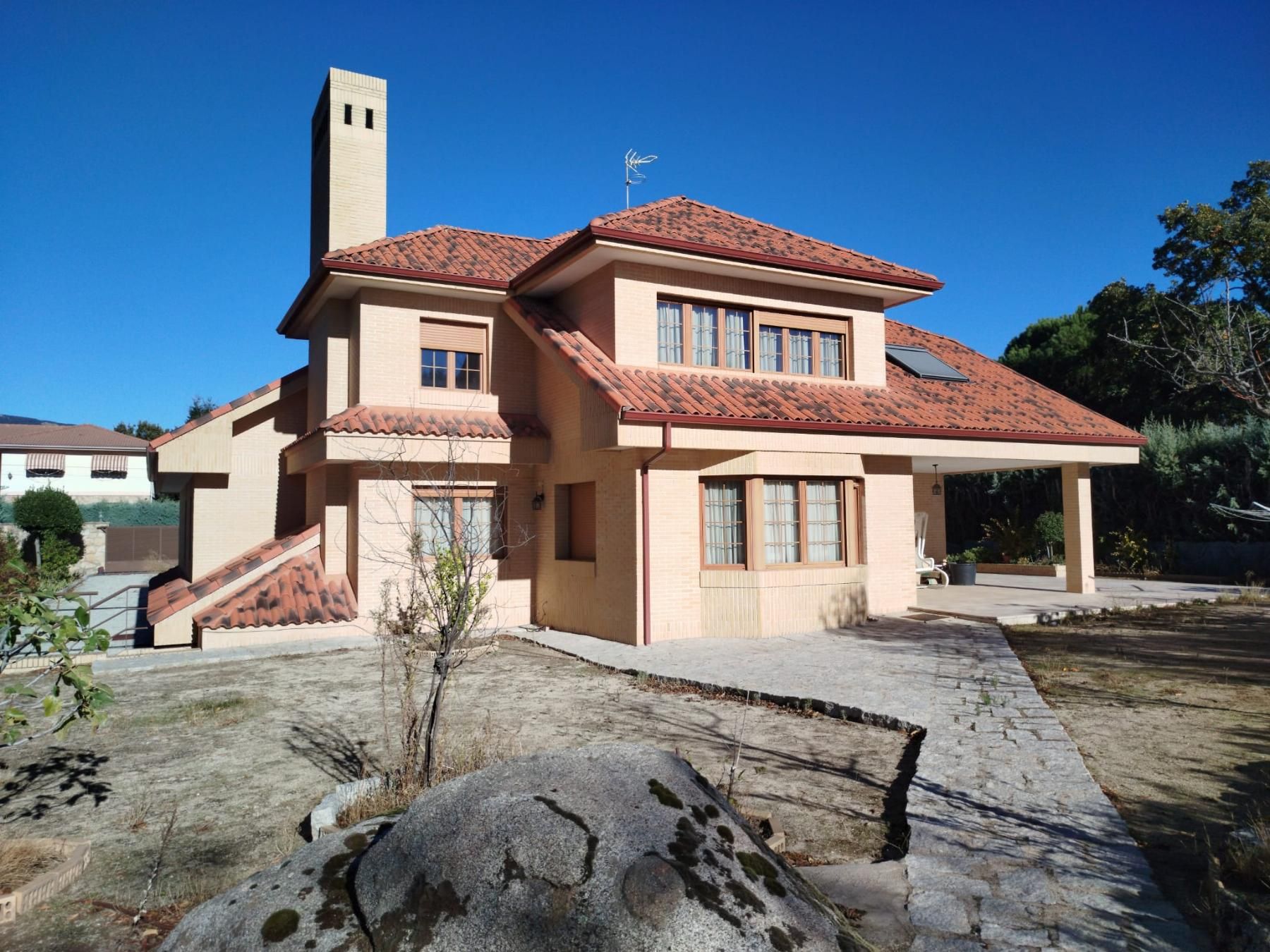 Vista exterior de Casa o xalet en venda en El Escorial amb Calefacció i Piscina