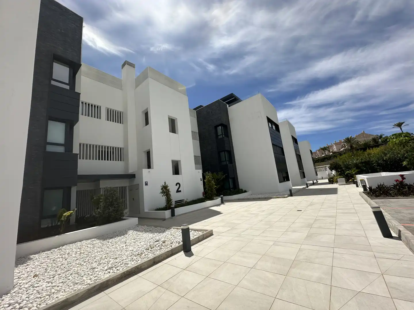 Vista exterior de Planta baixa en venda en Estepona amb Aire condicionat, Terrassa i Traster
