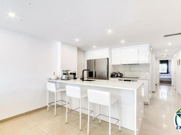 Apartment with pool for sale in Passeig Marítim