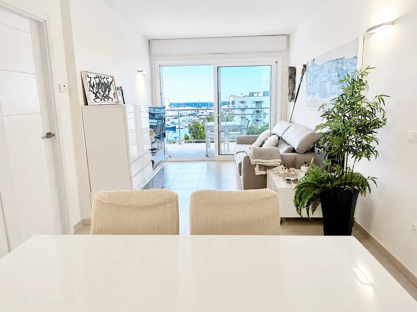 Sala d'estar de Apartament de lloguer en Castell d'Aro, Platja d'Aro i s'Agaró amb Aire condicionat i Piscina