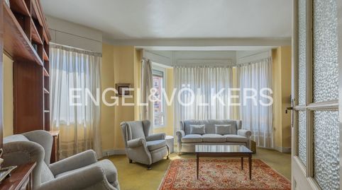 Foto 2 de Piso en venta en Alhóndiga, Bilbao