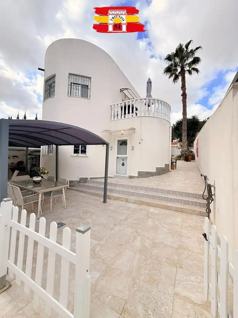Casa o xalet en venda a Calle NARANJO, El Pinar de Campoverde