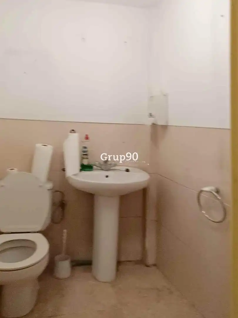 Baño de Local en venta en Lleida con Aire acondicionado