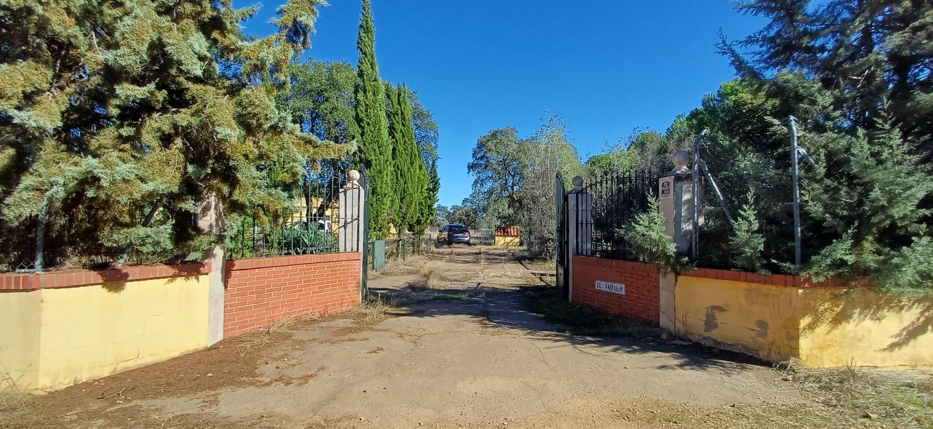Vista exterior de Casa o chalet en venta en Badajoz Capital con Piscina comunitaria