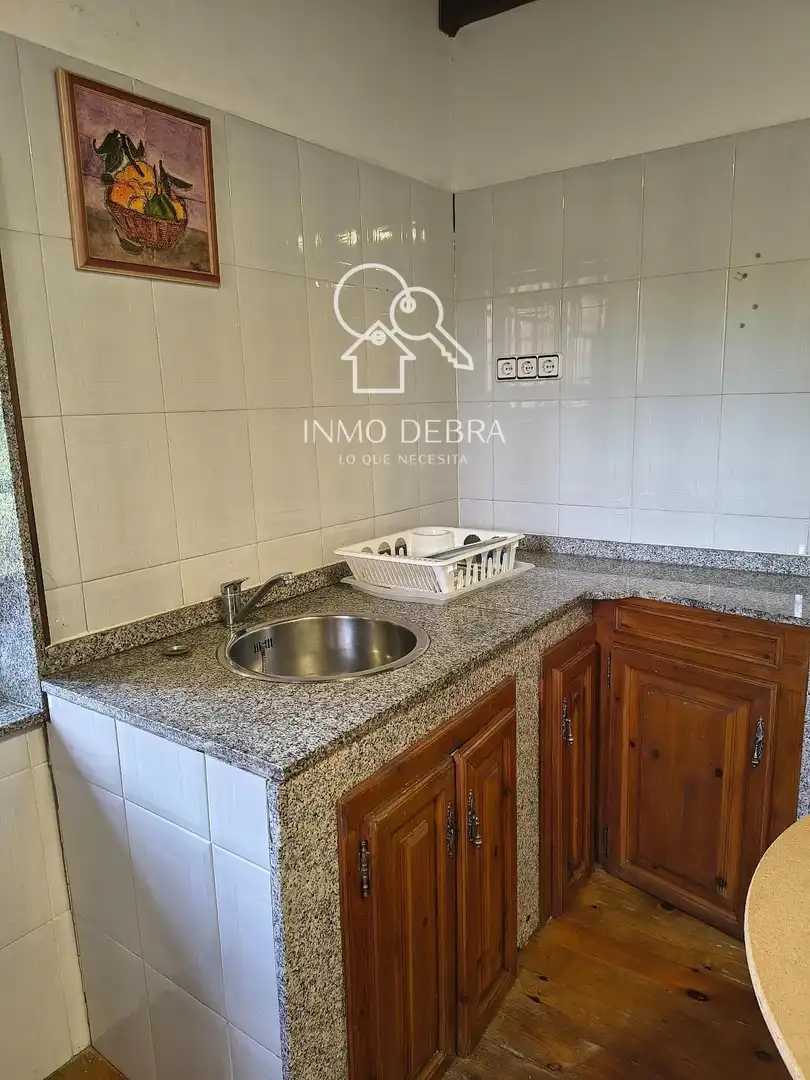 Vista exterior de Casa o chalet en venta en Salas con Calefacción y Terraza