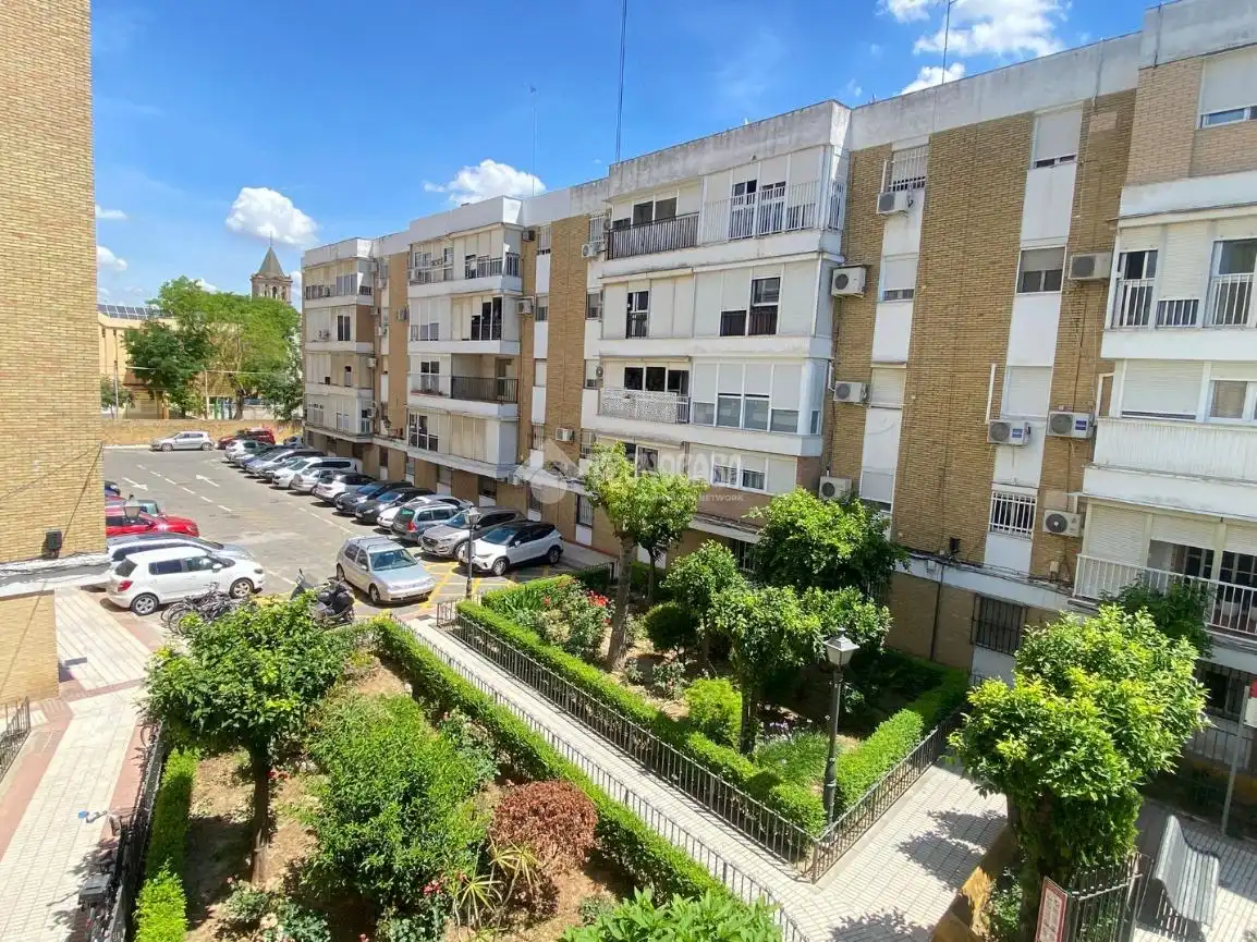 Außenansicht von Wohnung zum Verkauf in Sevilla