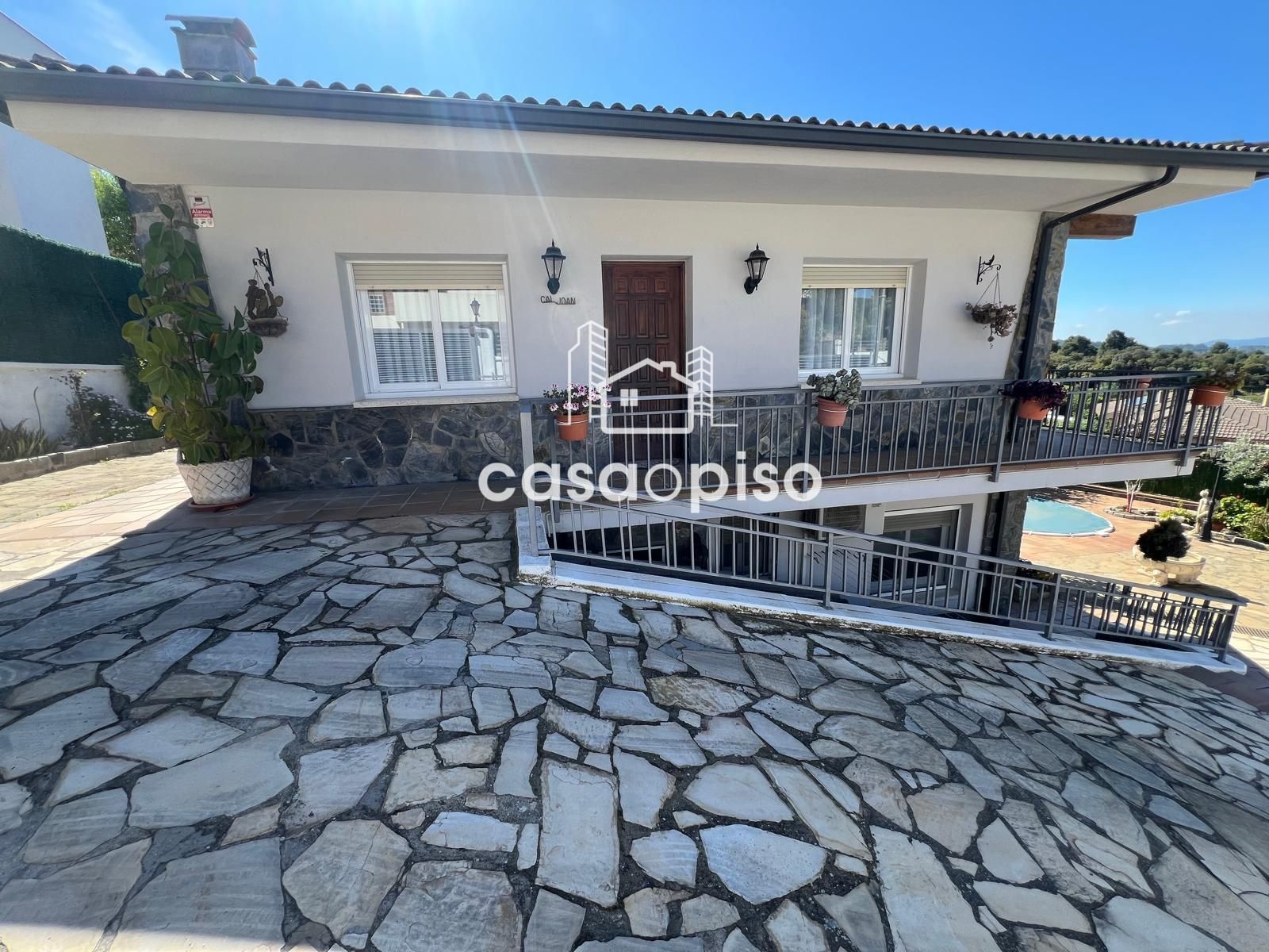 Exterior view of House or chalet for sale in Terrassa  with Air Conditioner, Heating and Private garden