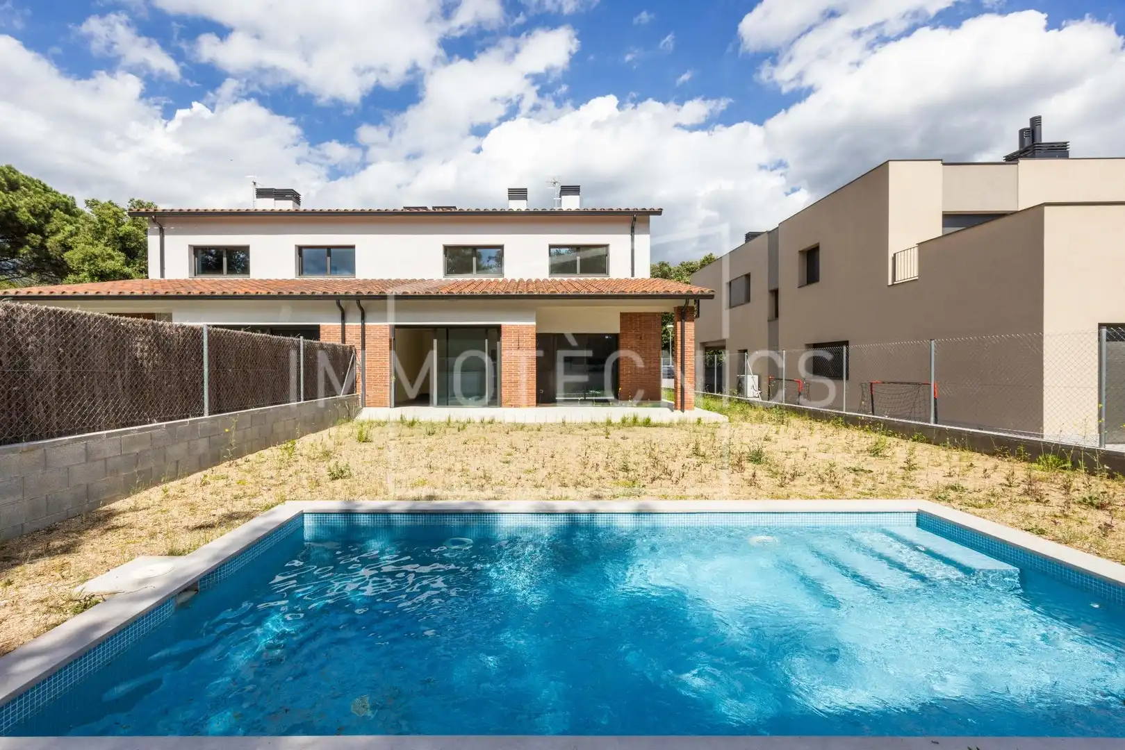 Piscina de Casa adosada en venta en Sant Esteve de Palautordera con Aire acondicionado, Calefacción y Jardín privado