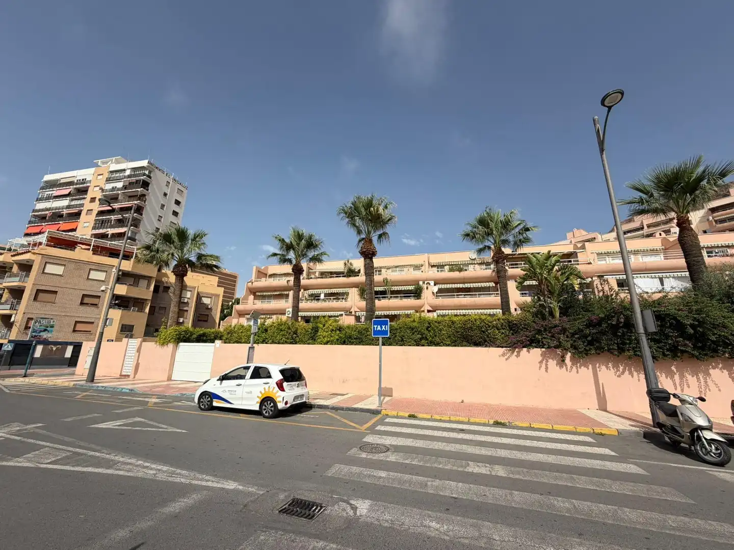 Exterior view of Flat for sale in Roquetas de Mar  with Air Conditioner, Terrace and Storage room