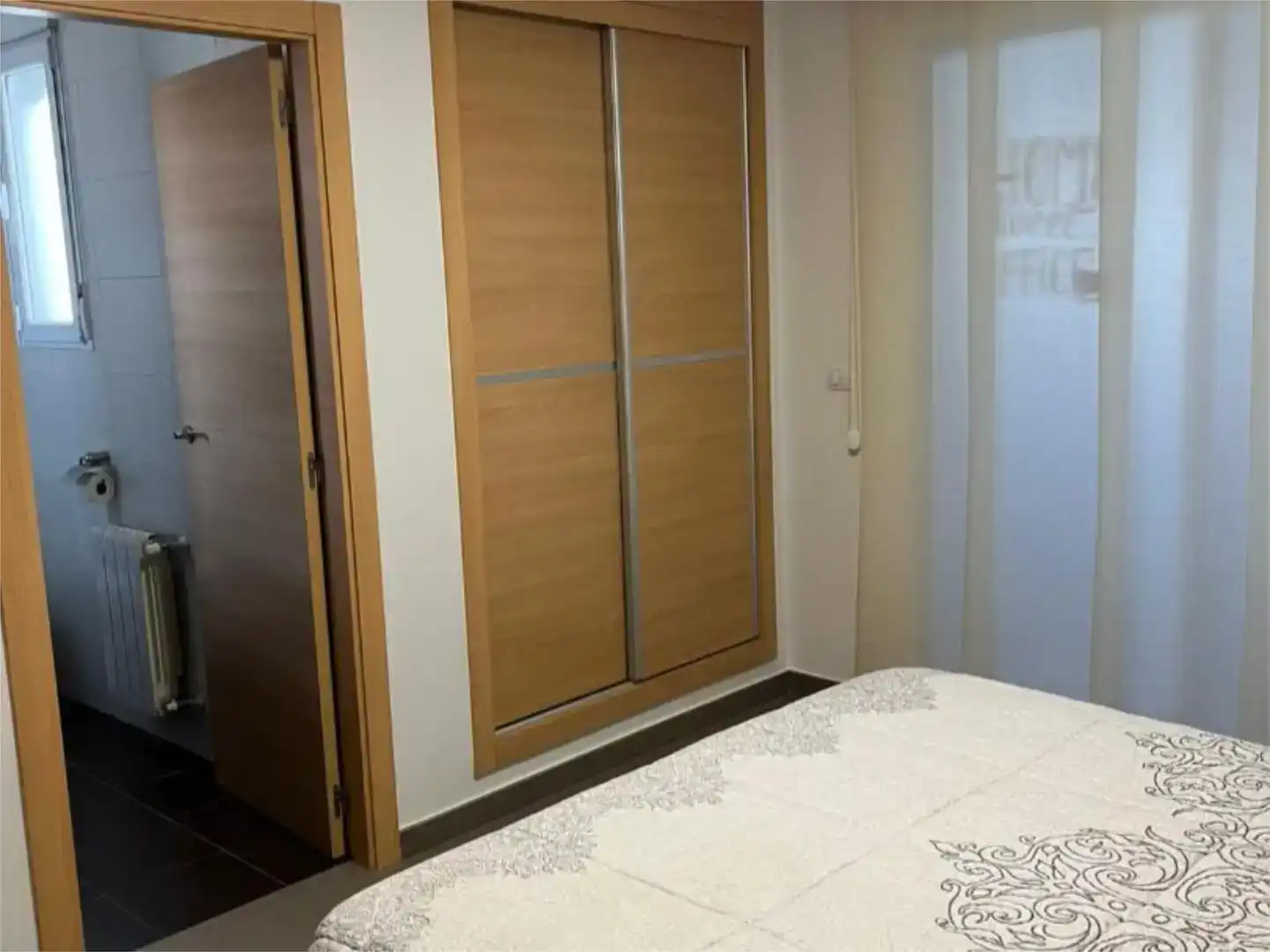 Dormitori de Casa o xalet de lloguer en La Pobla de Vallbona amb Aire condicionat i Piscina