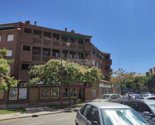 Vista exterior de Local en venda en Azuqueca de Henares amb Aire condicionat