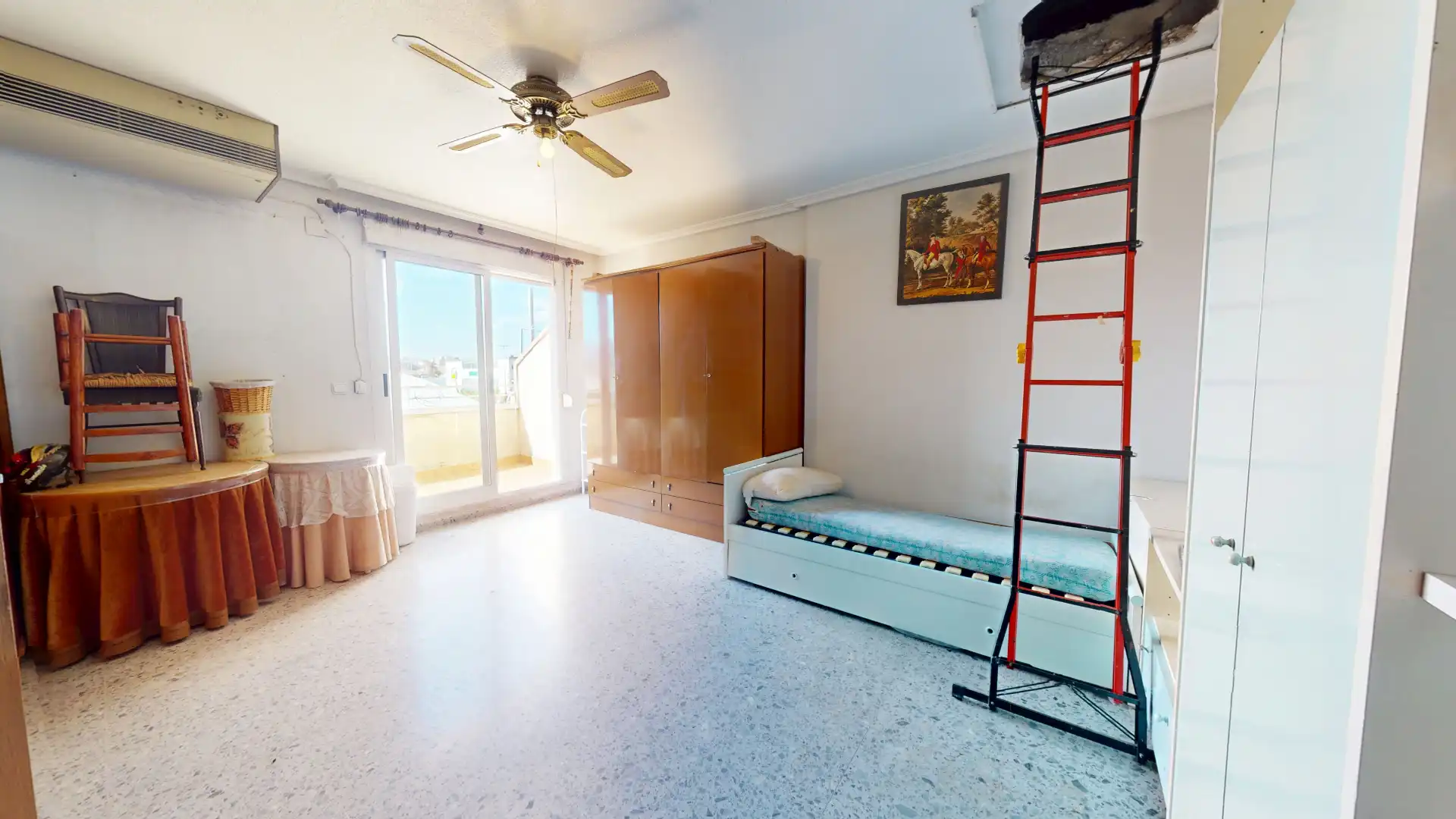 Habitación de Casa adosada en venta en Elda con Aire acondicionado, Terraza y Trastero