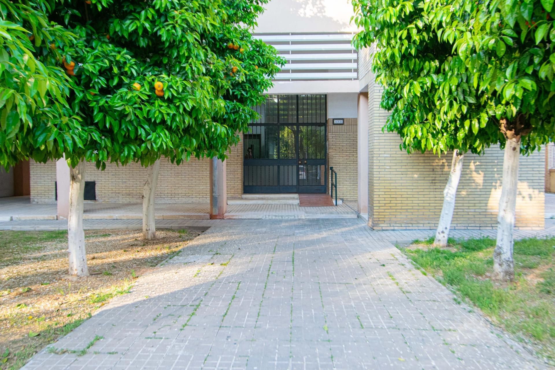 Exterior view of Flat for sale in  Sevilla Capital