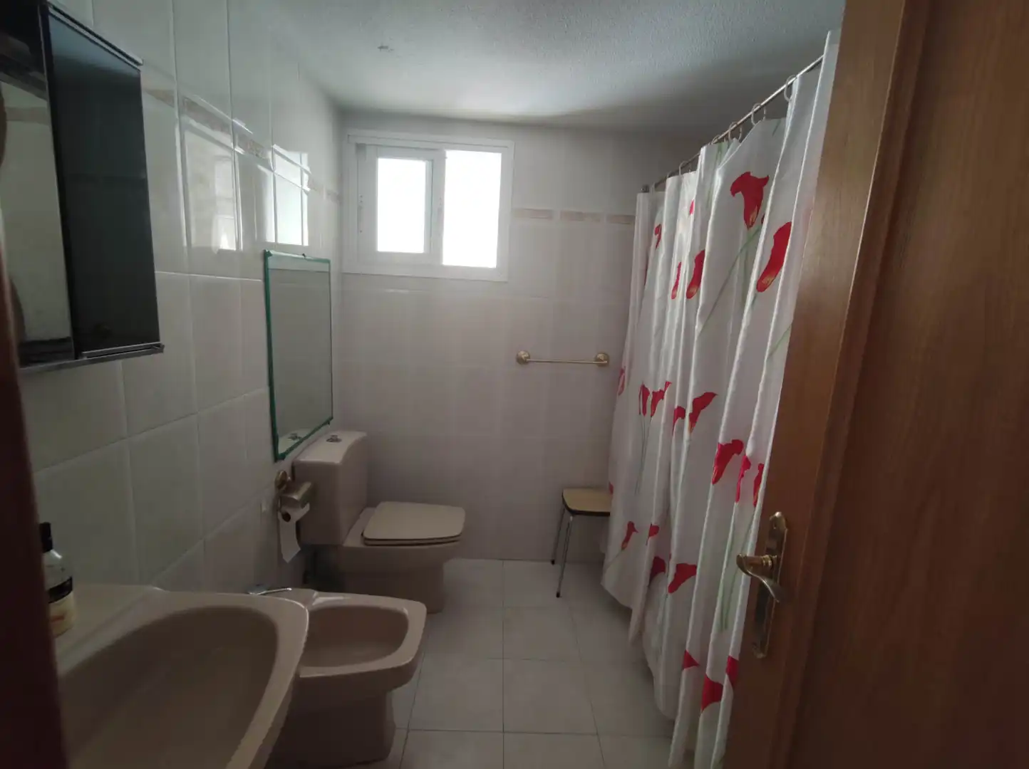 Bany de Apartament de lloguer en Alicante / Alacant amb Aire condicionat, Calefacció i Terrassa