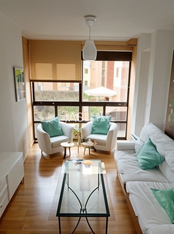 Sala d'estar de Pis en venda en  Madrid Capital amb Aire condicionat i Piscina