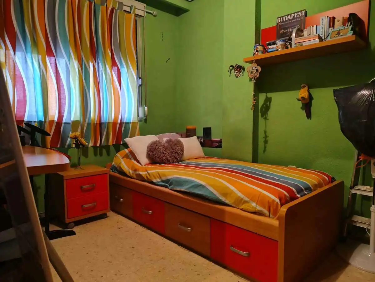 Bedroom of Flat for sale in Sevilla  with Air Conditioner and Balcony