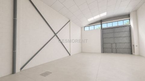 Foto 5 von Fabrikhallen zur Miete in Migjorn, Reus