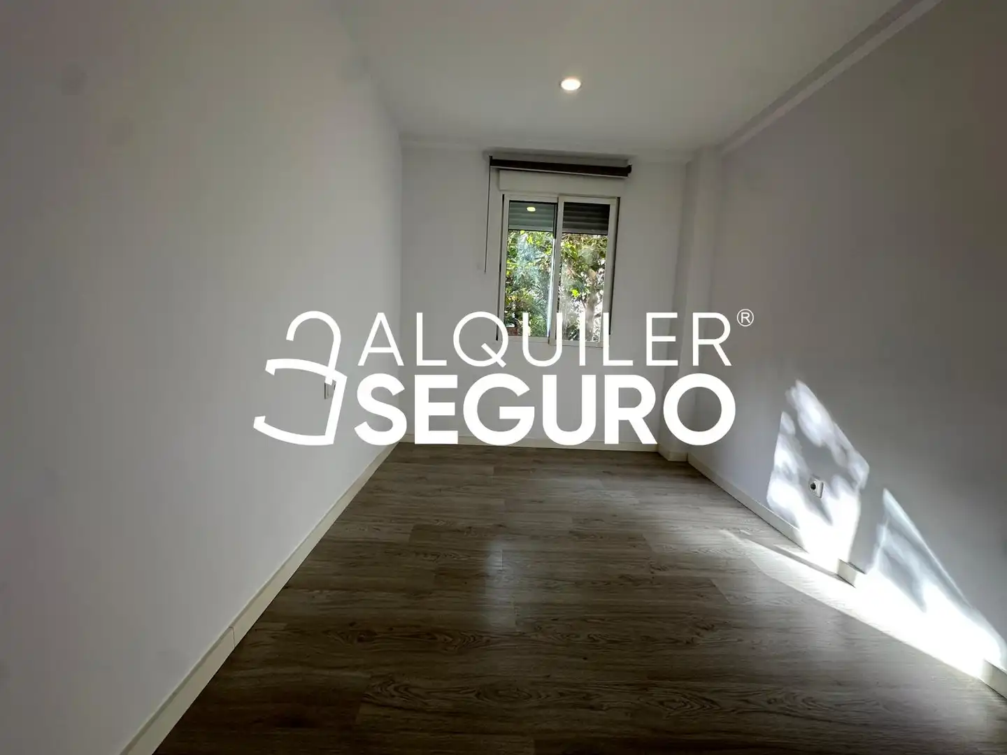 Habitación de Piso de alquiler en Valencia con Aire acondicionado y Amueblado