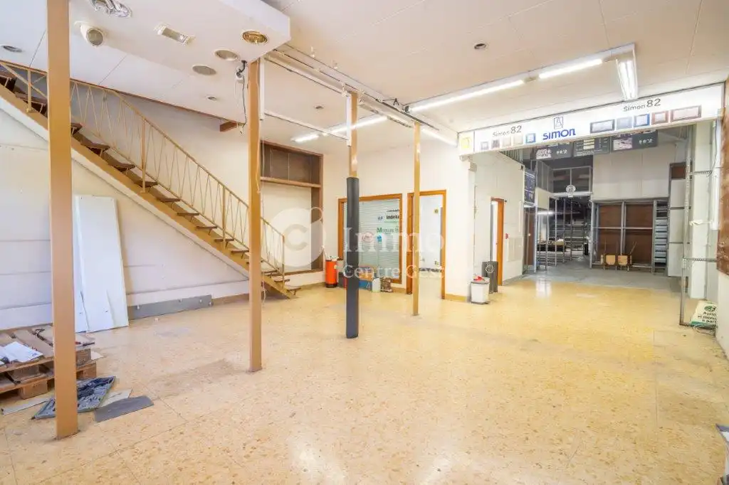 Locale commerciale in vendita a Carrer Salmeron 12, imagen 3