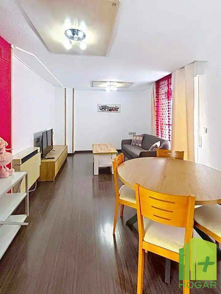 Sala de estar de Ático de alquiler en Jaén con Aire acondicionado, Terraza y Amueblado