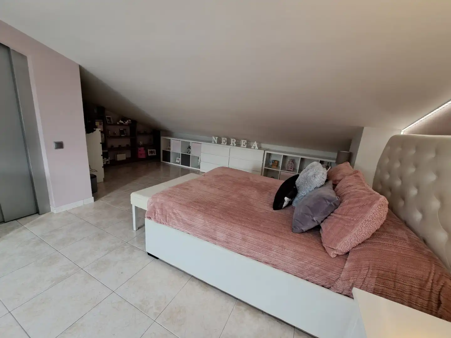 Dormitori de Casa adosada en venda en Mataró amb Aire condicionat, Calefacció i Jardí privat