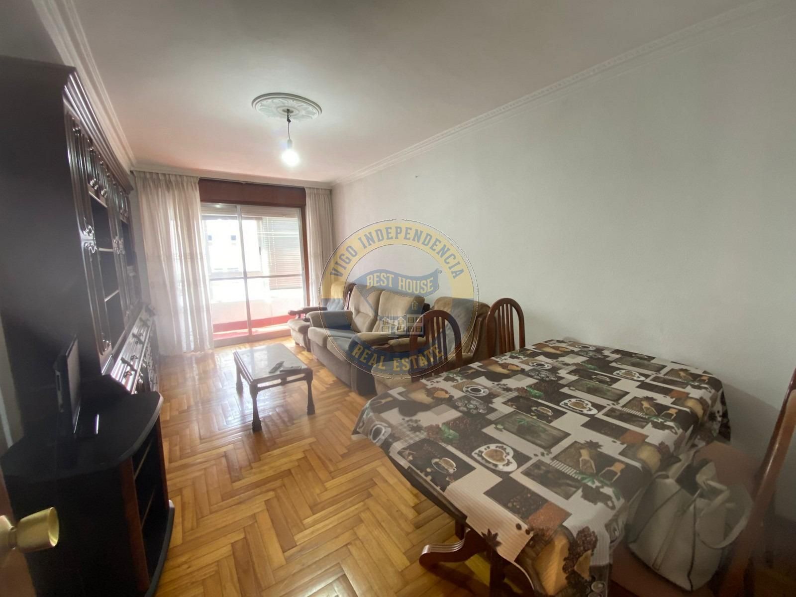 Habitación de Piso de alquiler en Vigo  con Calefacción, Parquet y Trastero
