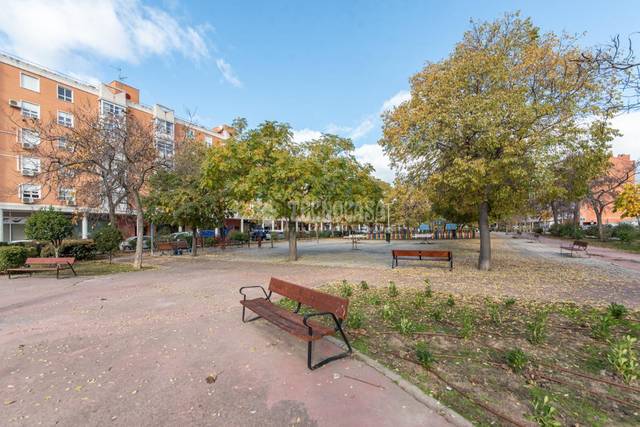 Piso en Alquiler en Tres Olivos - Valverde