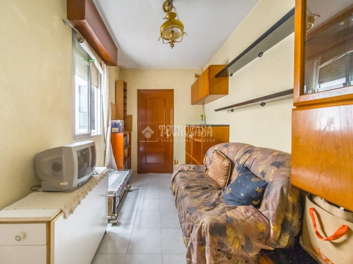 Living room of Flat for sale in  Madrid Capital
