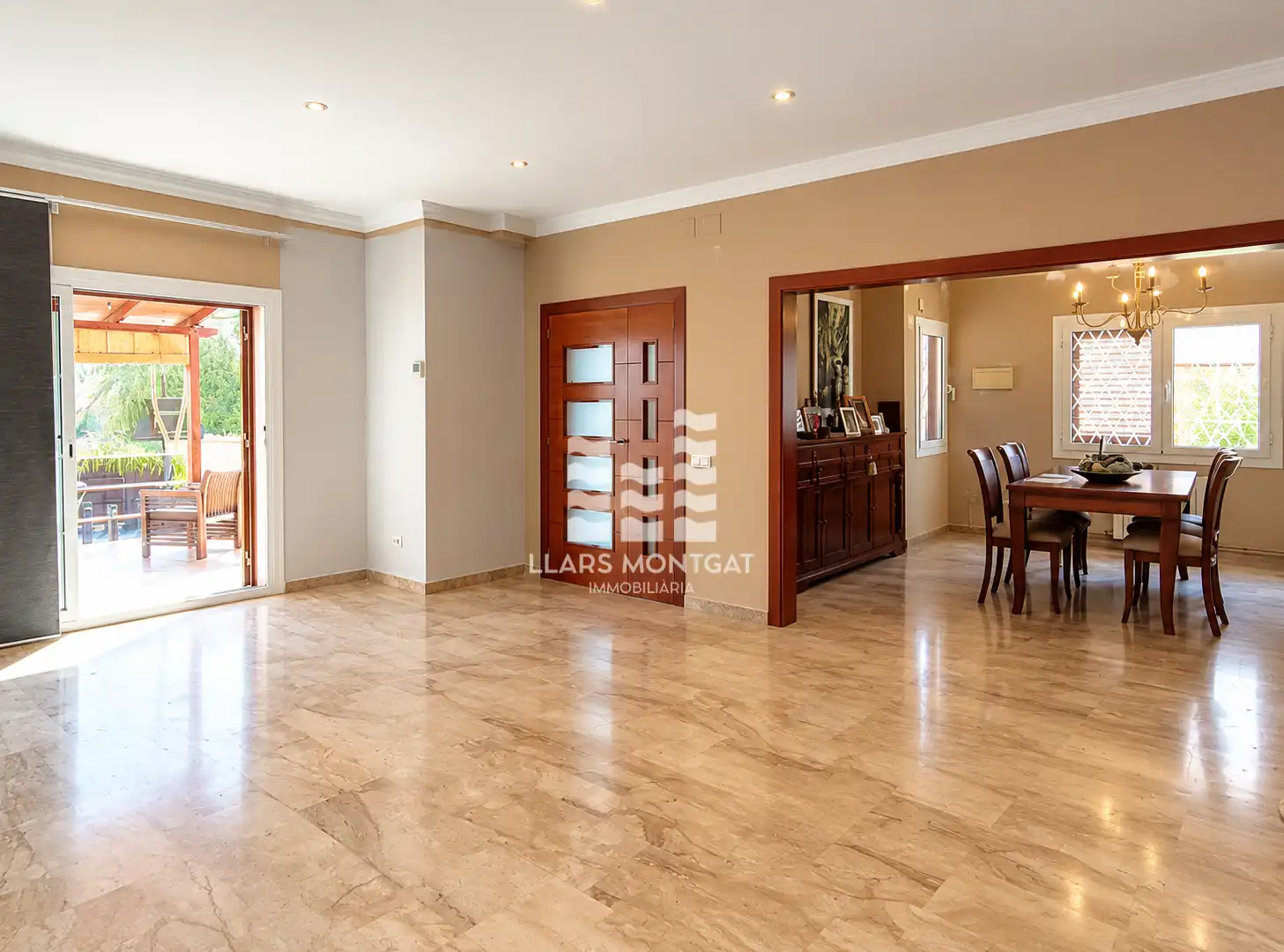 Sala d'estar de Casa o xalet en venda en Tiana amb Aire condicionat, Calefacció i Jardí privat