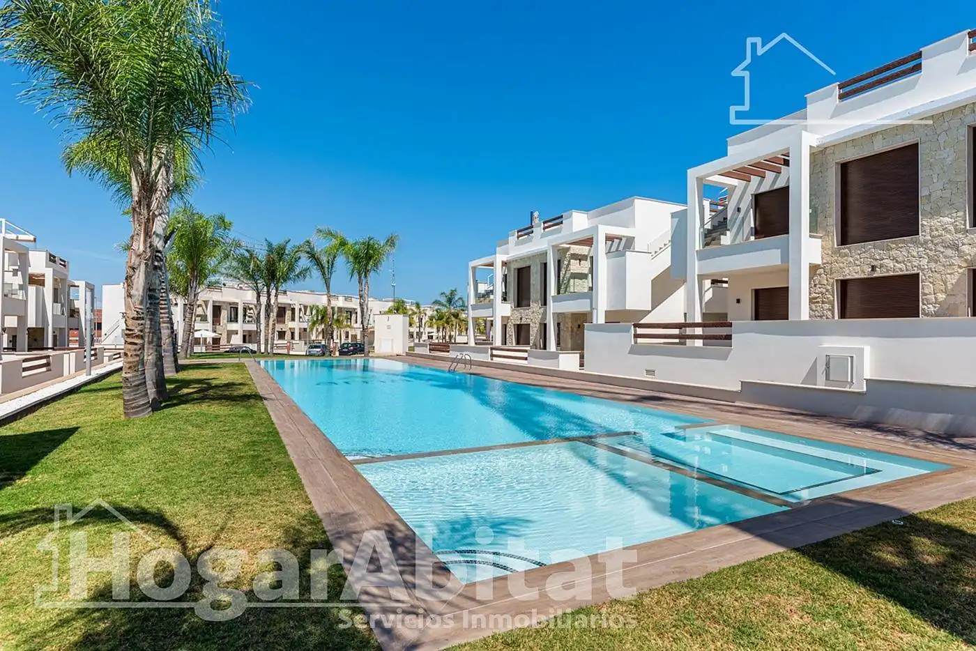 Maison mitoyenne avec piscine à vendre à Calle Calle Pego