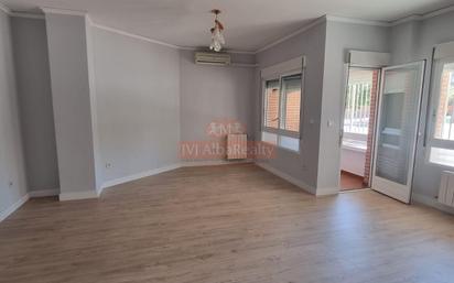 Living room of Flat for sale in  Albacete Capital