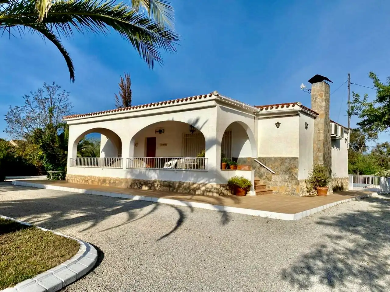 Vista exterior de Casa o chalet en venta en Elda con Aire acondicionado, Jardín privado y Terraza