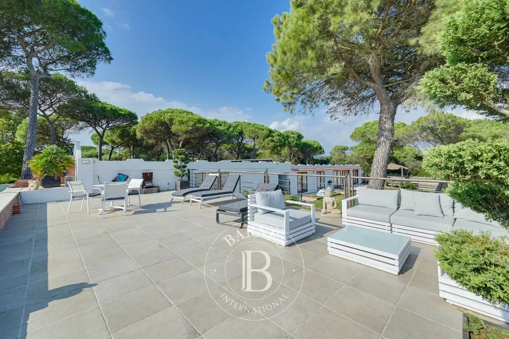 Country homes for sale in Montbarbat