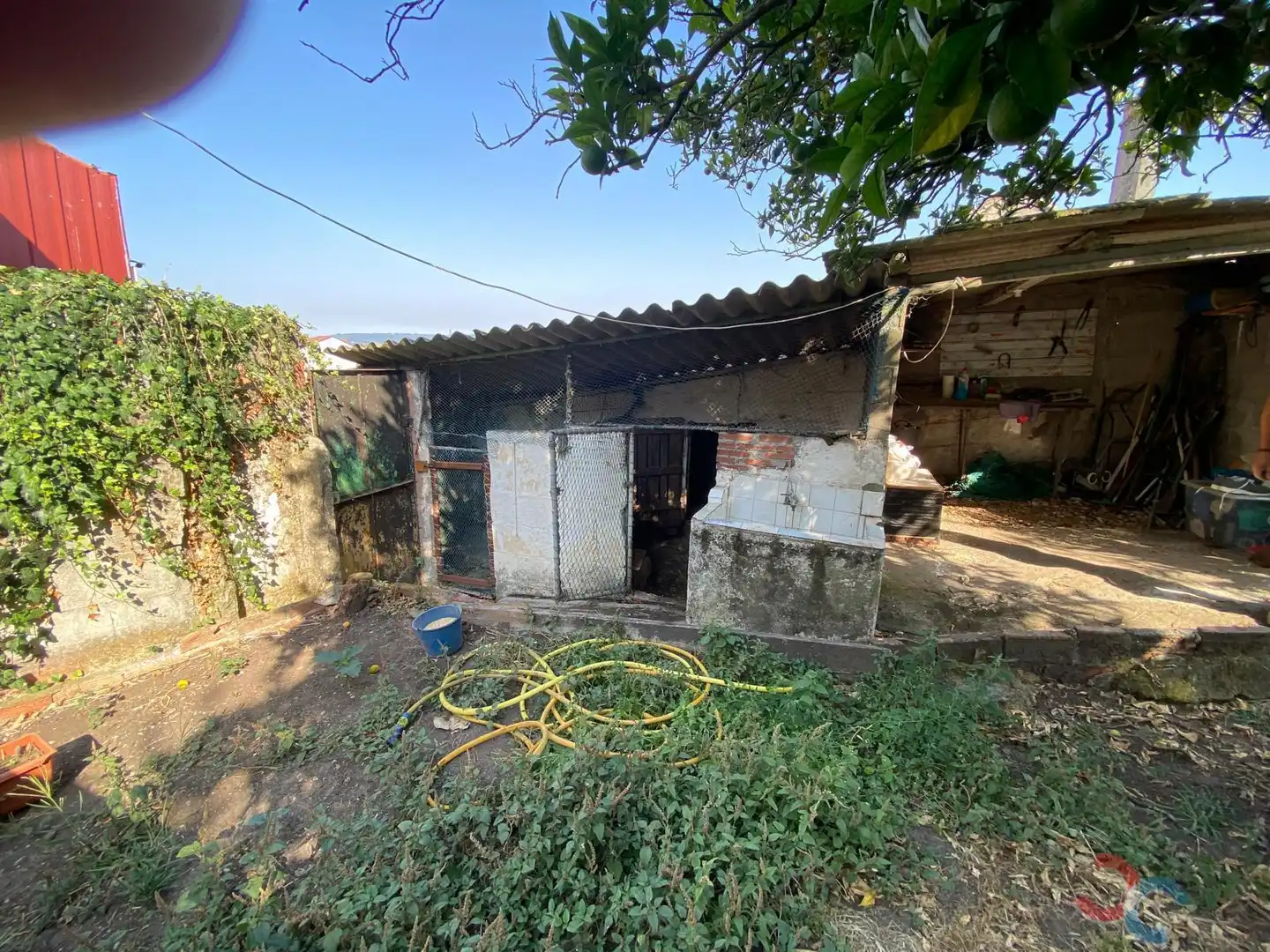 Vista exterior de Casa o xalet en venda en Pontevedra Capital  amb Traster