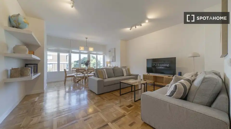 Sala de estar de Piso de alquiler en Madrid con Aire acondicionado, Calefacción y Amueblado