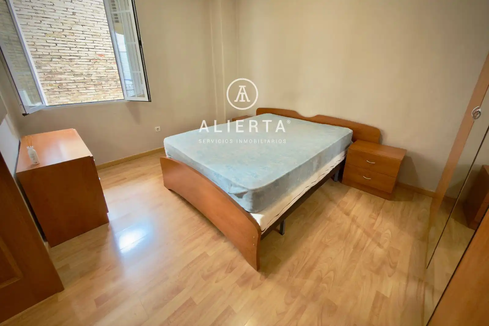 Piso de alquiler en Pizarro, Doctor Cerrada