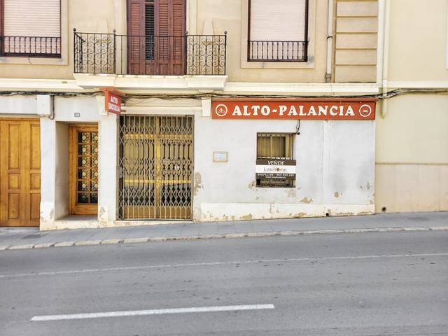 Local comercial en Venta en Calle de Valencia en Segorbe
